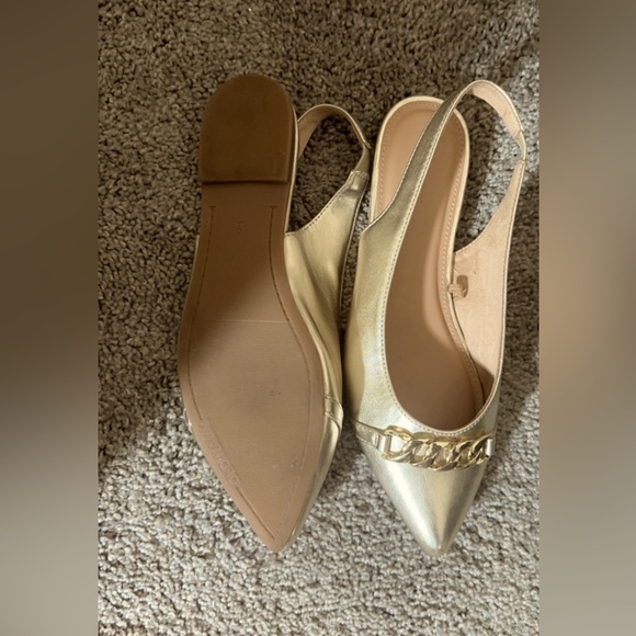 Old Navy gold with gold chain slingbacks great for the spring and summer - Picture 3 of 3